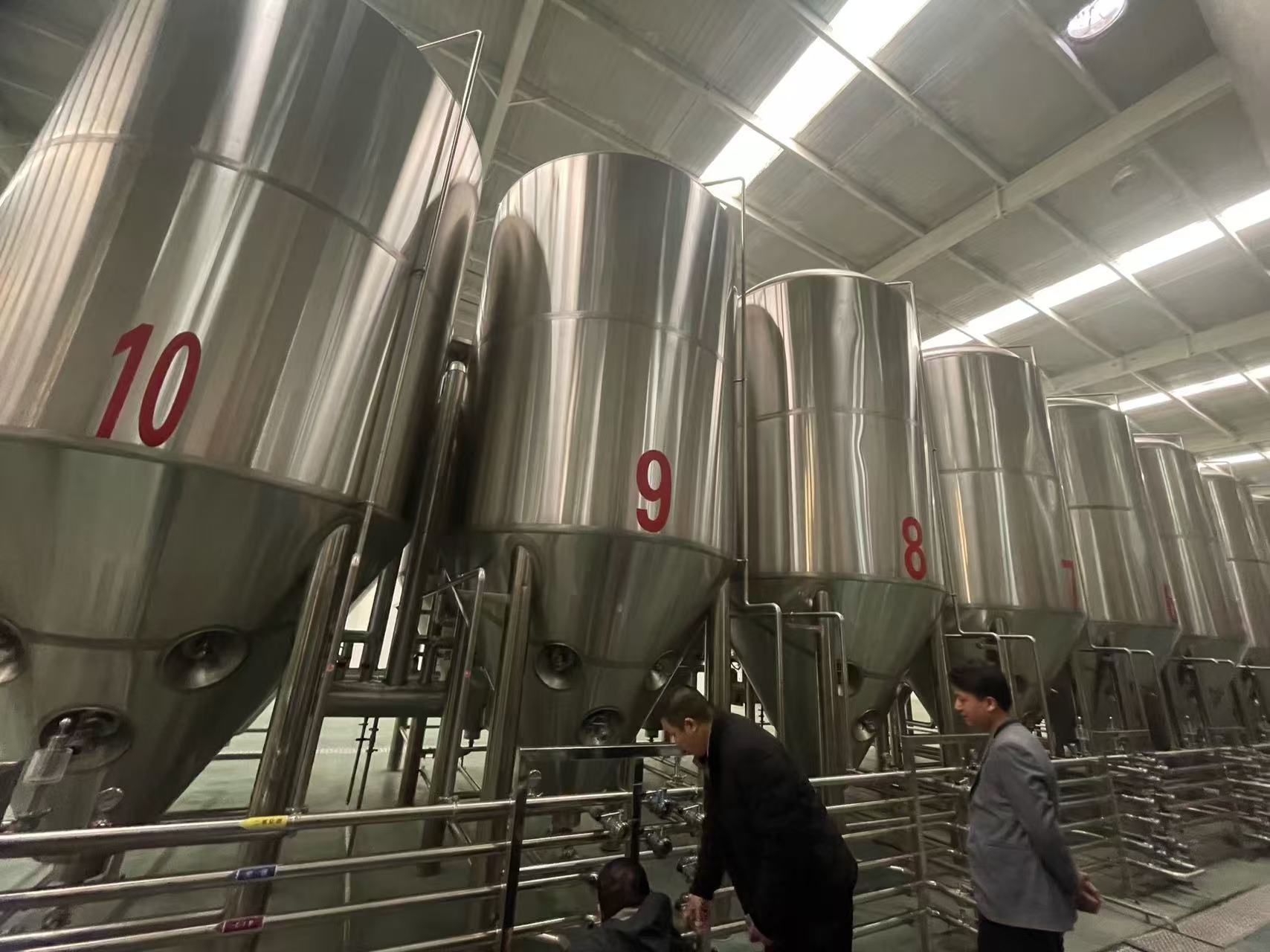 什玲镇精酿啤酒设备厂—平面布置、设备设计、制造、调试、培训等一条龙服务